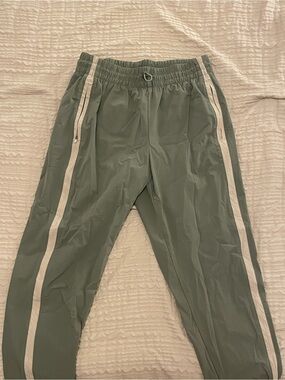 Avalanche Olive Green Athletic Pants